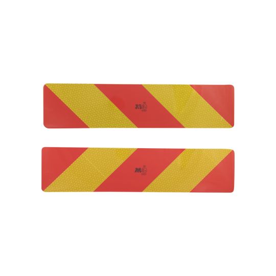 Set of signs for towing vehicle