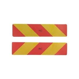 Set of signs for towing vehicle